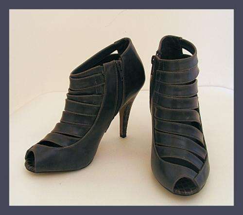 *LAST PAIR* - SIZE: 5 only - GREY PEEPTOE SHOES FROM SISSY BOY
