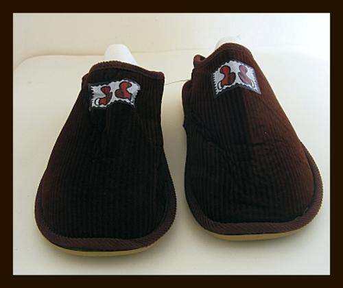 SIZE: 8-9 - MENS BROWN COMFY SLIPPERS