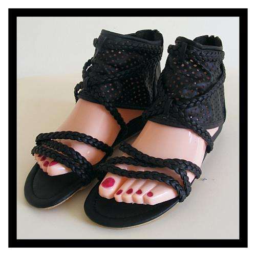 SIZE: 6 - BLACK GLADIATOR SANDALS