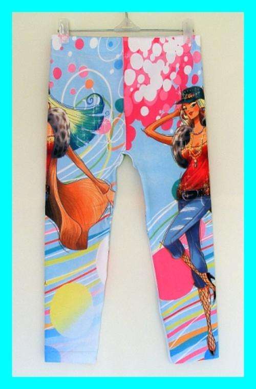 SUPER TRENDY PRINTED LEGGINGS - SIZE: MEDIUM