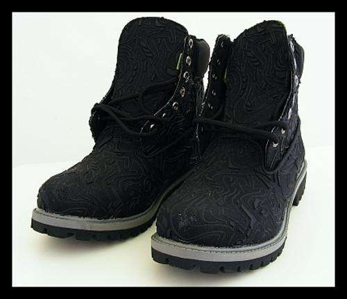 SIZE: 9 - BLACK DETAILED TIMBERLAND BOOTS