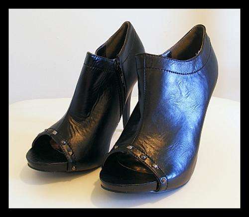*R1* - SIZE: 5 - STUNNING BLACK PEEPTOE HEELS FROM TATAZI