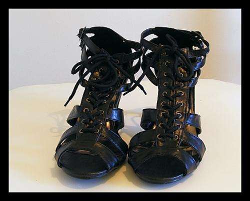 SIZE: 5 - BLACK LACE UP SANDALS FROM TATAZI
