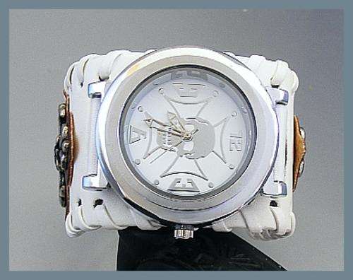 WHITE LEATHER & SILVER SKULL DESIGN WATCH