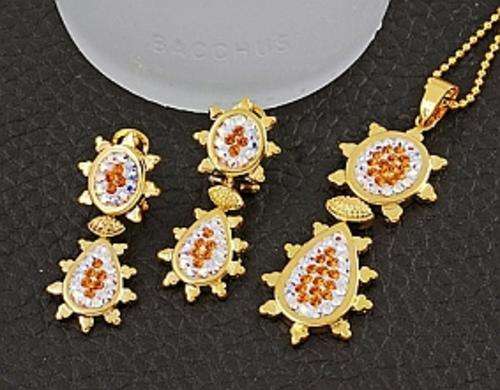 SENSATIONAL CHAMPAGNE CZ 18K GOLD EP NECKLACE AND EARRINGS