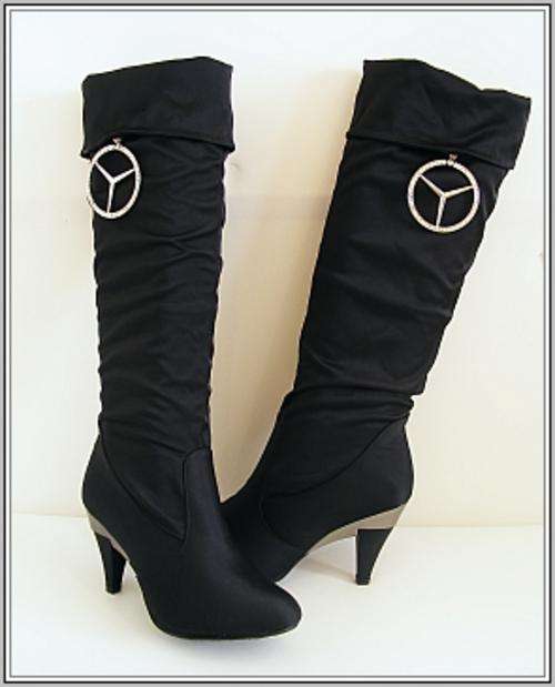 *R1* - SIZE: 5 - BLACK SOFT STRETCH BOOTS