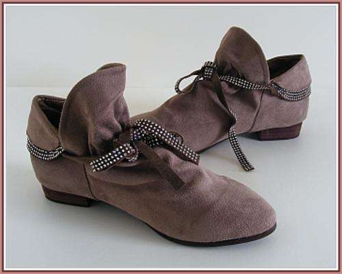 SIZE: 4 - PERFECT PIXIE ANKLE BOOTS - TAUPE