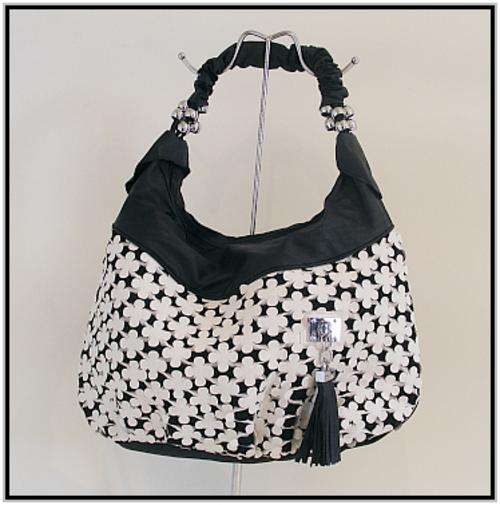 *R1 SALE* - 3D BLACK / WHITE FLOWER HANDBAG