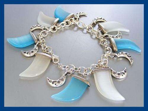 *R1* - BLUE / WHITE CATS-EYES BRACELET
