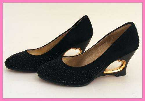 SIZE: 5 - BLACK DIAMANTE WEDGE HEEL PUMPS WITH HEART DETAIL