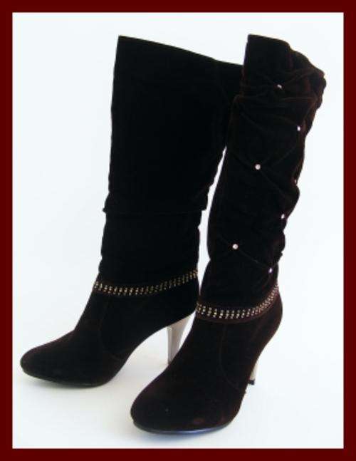 *R1* - BROWN KNEE HIGH BOOTS WITH DIAMANTE & SILVER HEELS - SIZE 6
