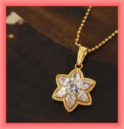 PRETTY 18K GOLD EP CZ FLOWER PENDANT & CHAIN