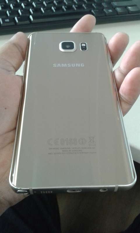 SAMSUNG NOTE 5 IN STUNNING GOLD ***LATE ENTRY**** DONT MISS THIS