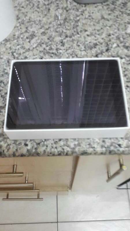 APPLE IPAD AIR 32GB WIFI AND CELLULAR!!!!!BARGAIN