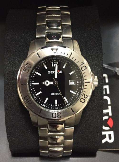 SECTOR 200 STAINLESS STEEL WATCH **VALUE: R3400.00**