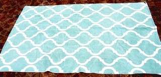 ** R1 CLEARANCE SALE ** TURQUOISE AND WHITE WOVEN CARPET / RUG (2300 x 1600mm)