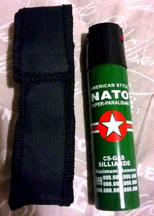 ** R1 CLEARANCE SALE ** 2 x CANS OF MILITARY GRADE MACE SPRAY WITH CARRY POUCH