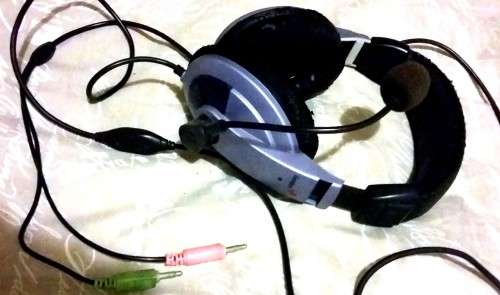 ** R1 CLEARANCE SALE ** GENIUS EARPHONES AND MICROPHONE HEADSET