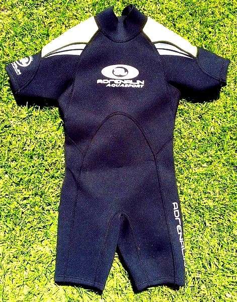 ** R1 CLEARANCE SALE **  ADRENALINE AQUASPORT WETSUIT KIDS SIZE 6  (5-6 YEARS) - LIKE NEW