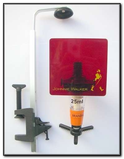 ** JOHNNIE WALKER BAR OPTIC **