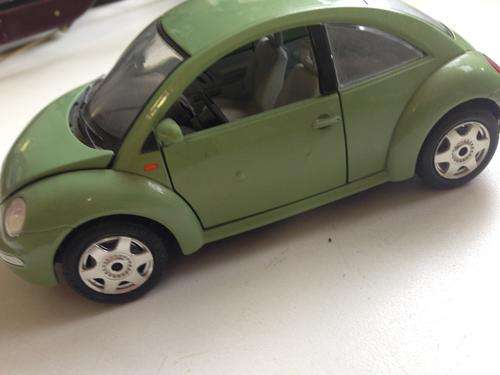 VW Beetle 1/24 scale burago