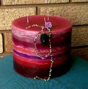 Unique - Berry scented Candle - 120mm High and 480mm circumference