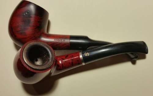 3 Pipes available - 1 x Cherrywood Angelo - 1 x Golden Leaf 1012 - 1 x Bakelite Pipe