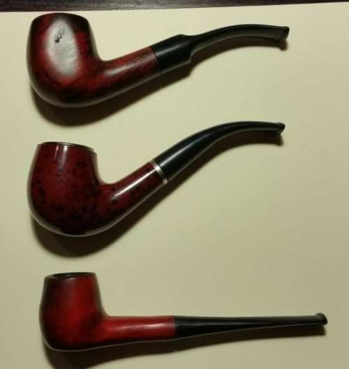 3 Pipes available - 1 x Cherrywood Angelo - 1 x Golden Leaf 1012 - 1 x Bakelite Pipe