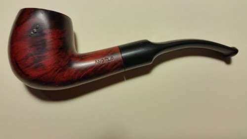 3 Pipes available - 1 x Cherrywood Angelo - 1 x Golden Leaf 1012 - 1 x Bakelite Pipe