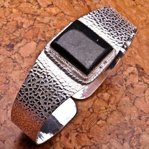 FASHIONABLE 18K WHITE GOLD PLATED BLACK ONYX GEMSTONE 8-9" CUFF BRACELET