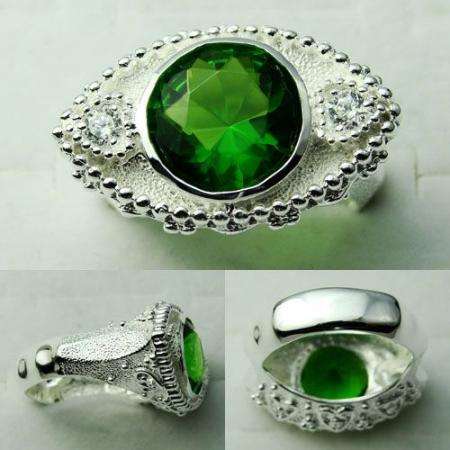 ELECTRIFYING DIOPSIDE GREEN QUARTZ NATURAL GEMSTONE 925 SILVER RING STAMPED #10