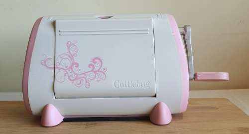 Provo Craft CUTTLEBUG Die Cutter and Embosser With Extras - As New