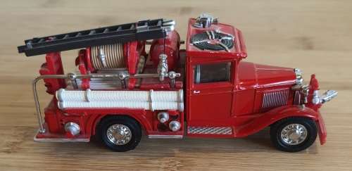 Matchbox Models of Yesteryear Fire Engine Series 1932 Ford AA Fire Engine Original Packaging