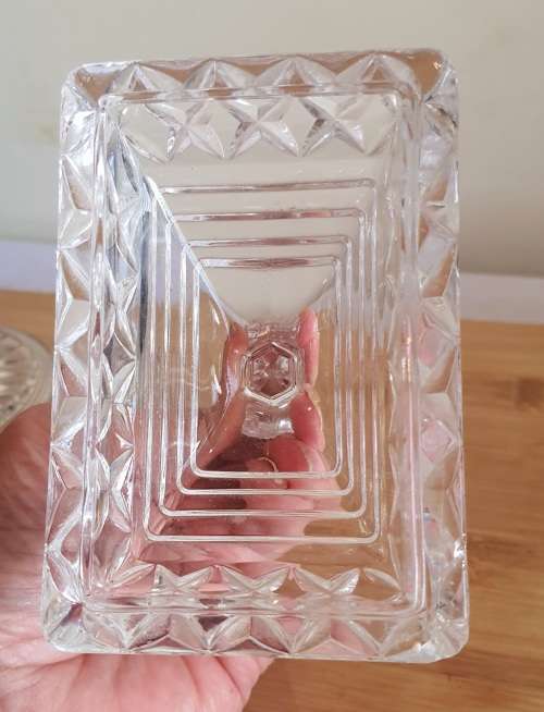 Glass Dresser Tray with Powder Container,Lid and Puff as Well as Ring Holder with Lid