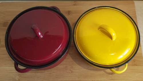 2 Snazzy Enamel Pots - Funky Colours - 22cm Each - 1 Bid for Both