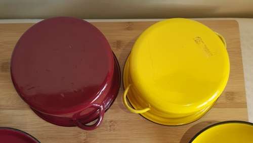 2 Snazzy Enamel Pots - Funky Colours - 22cm Each - 1 Bid for Both