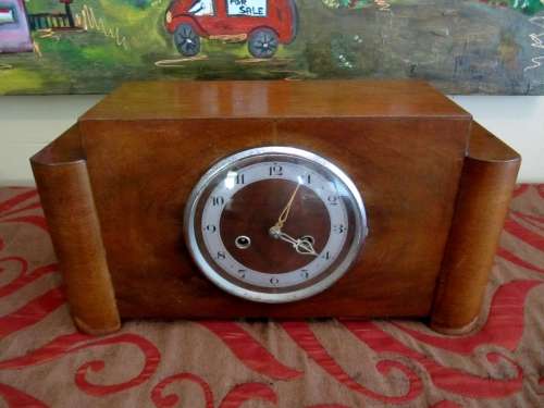 Vintage Art Deco Wooden Mantle Clock