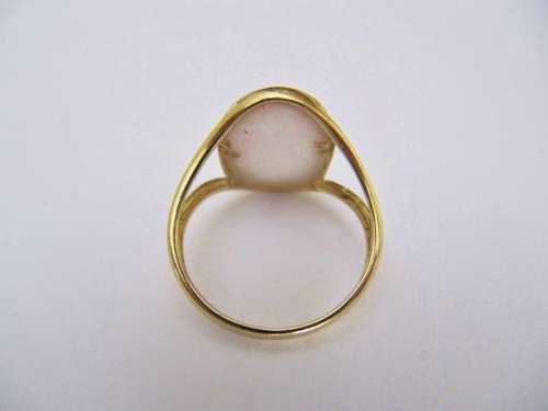 Vintage 9ct Gold Ring with Opal Stone