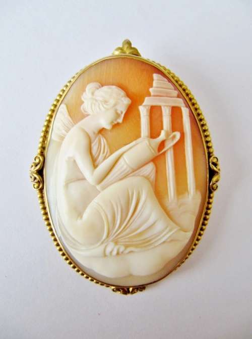 Large Antique 14K Gold Cameo with Carved Classical Scene