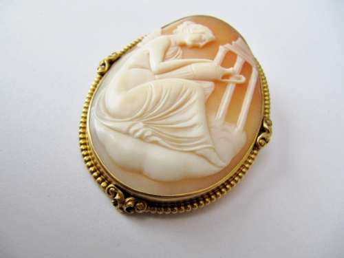 Large Antique 14K Gold Cameo with Carved Classical Scene