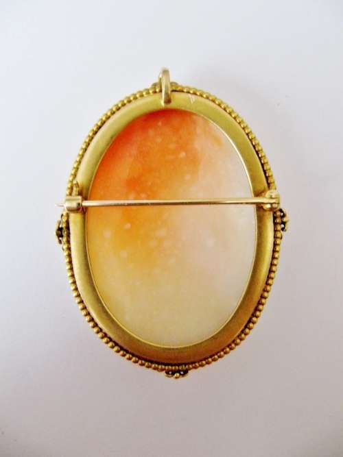 Large Antique 14K Gold Cameo with Carved Classical Scene
