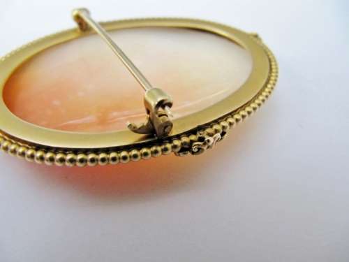 Large Antique 14K Gold Cameo with Carved Classical Scene