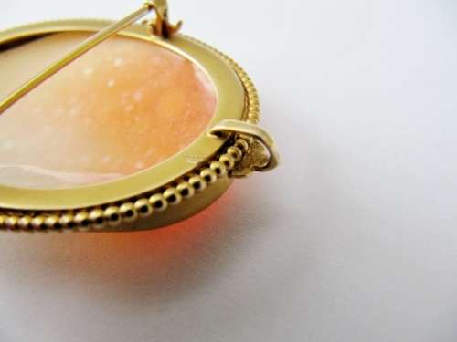Large Antique 14K Gold Cameo with Carved Classical Scene