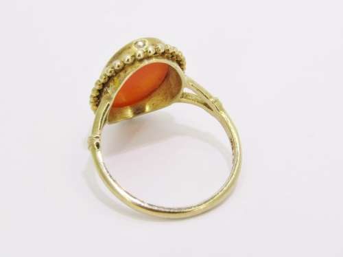 Lovely 9CT Gold & Oval Carved Cameo Ring