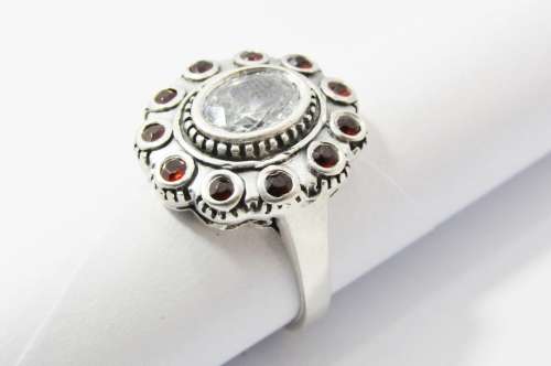 Lovely Vintage Design Ring With Clear and Red Zirconia Stones In Sterling Silver