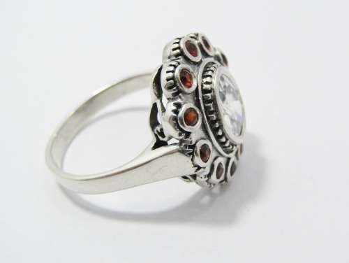 Lovely Vintage Design Ring With Clear and Red Zirconia Stones In Sterling Silver