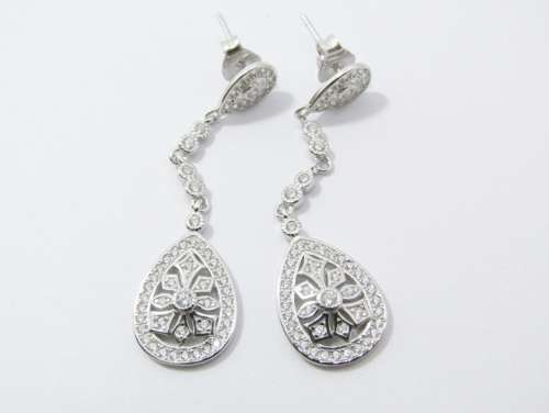 An Elegant pair of Zirconia Dangling  Drop Earrings in Sterling Silver.