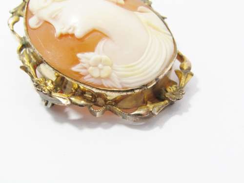 Gorgeous Detailed Gold Filled Cameo Pendant/Brooch