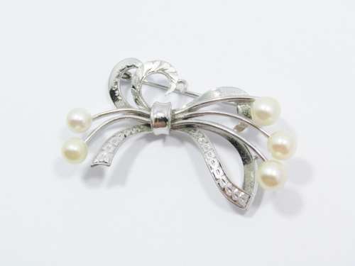 Vintage Ribbon  Design Brooch Set With Akoya Pearls in Sterling Silver