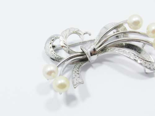 Vintage Ribbon  Design Brooch Set With Akoya Pearls in Sterling Silver